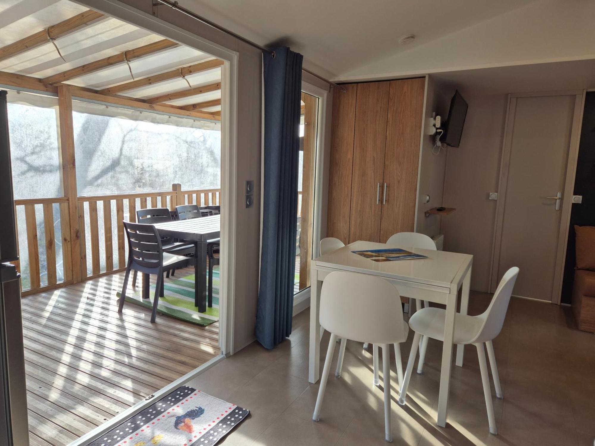 Kemping Mh 201 Agreable Et Equipe 2ch Dont Parentale Et 2sdb Avec Vue Sur Foret Dans 4 Etoiles *